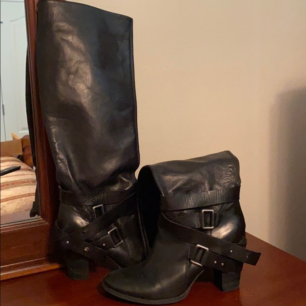 Knee-high Leather Boot.
